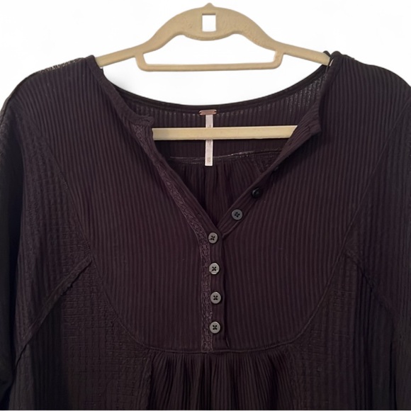 Free People Leo Henley Tee Black XS - Picture 4 of 10